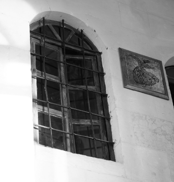 Lusavor'un mimarisi, taşın estetiği ve sanatın ritmiyle buluşuyor.