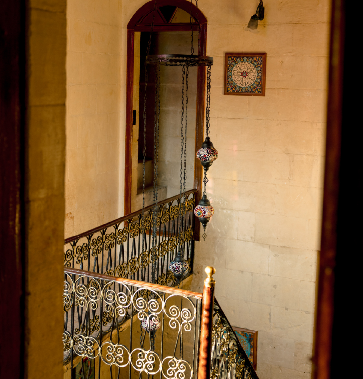 Her adımda 1755'ten bugüne taşınan zarafet ve ışık.